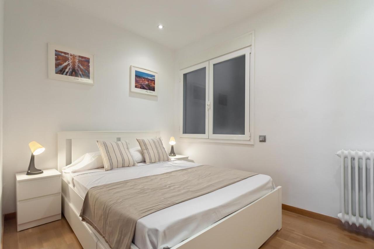 Flateli Paris Apartment Barcelona Exterior photo